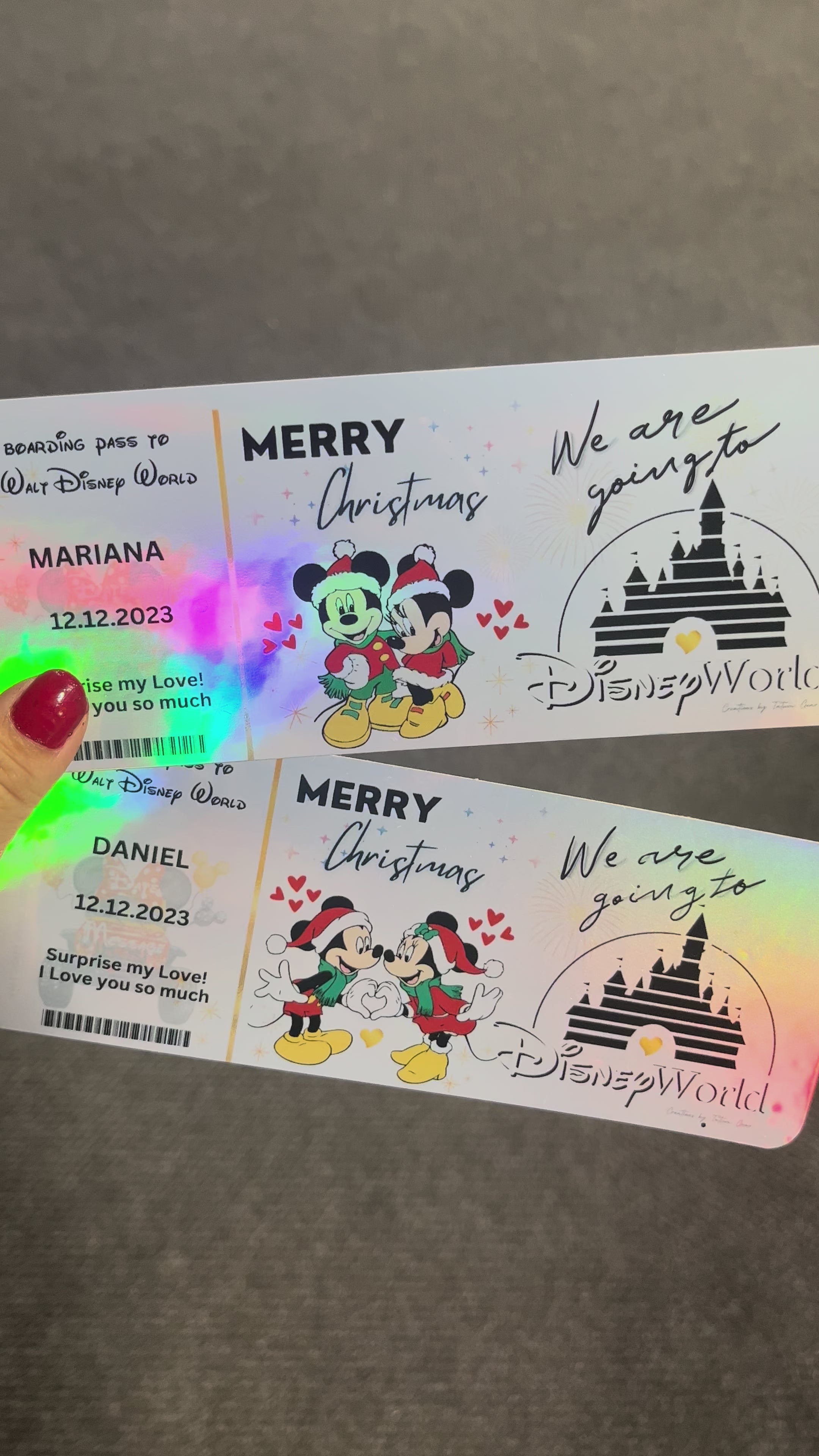 Cargar video: Physical Holographic Disneyworld or Disneyland 🎄 Surprise Ticket Trip Reveal